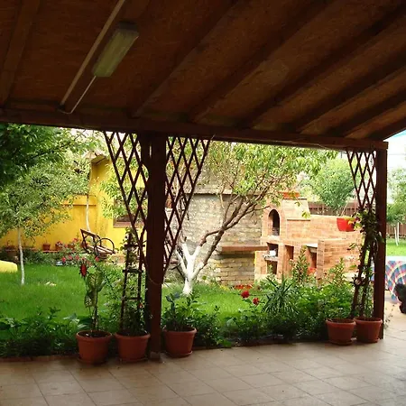 Konukevi Pensiunea Casa Soarelui 3*