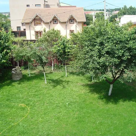 Guest house Pensiunea Casa Soarelui