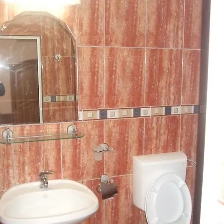 Konukevi Pensiunea Casa Soarelui 3*